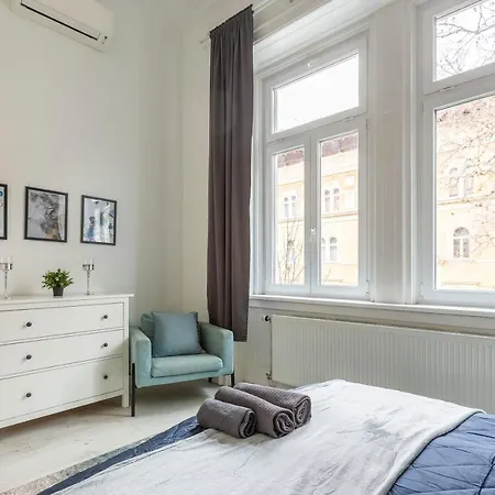 Deluxe Cozy In The Heart Of Appartement Boedapest