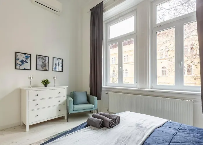 Deluxe Cozy In The Heart Of Apartment Budapest